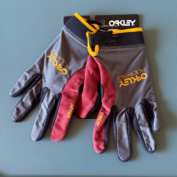 Oakley Other - Oakley Factory Pilot All Mountain MTB Glove